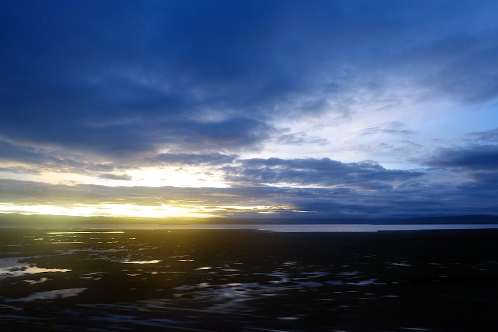 Sonnenaufgang während der Zugfahrt nach Lhasa.