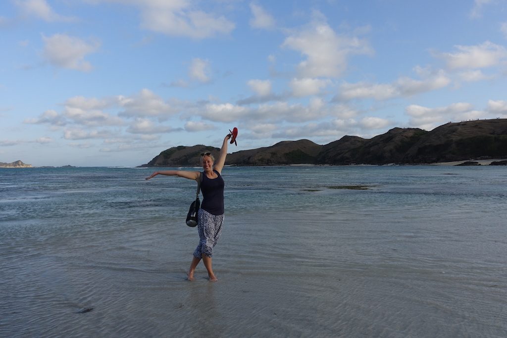 Tanjung Aan Beach gegen Abend bei Niedrigwasser.