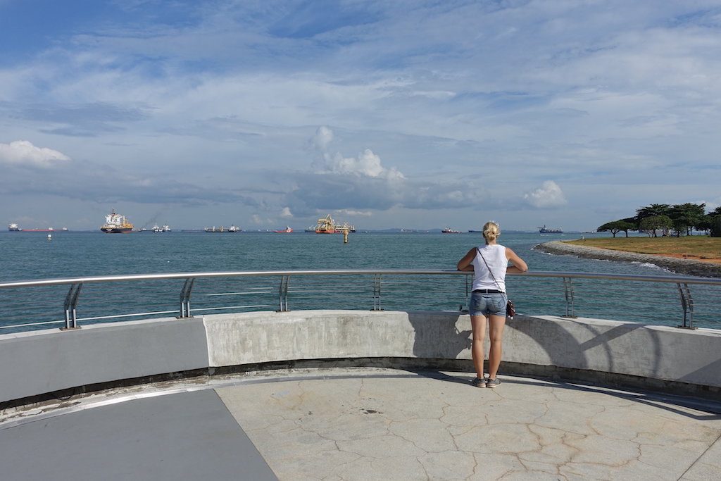 Meer sehen ist doch einfach das Beste! Mit den vielen Frachtern, die hier vor Singapur auf Reede liegen.