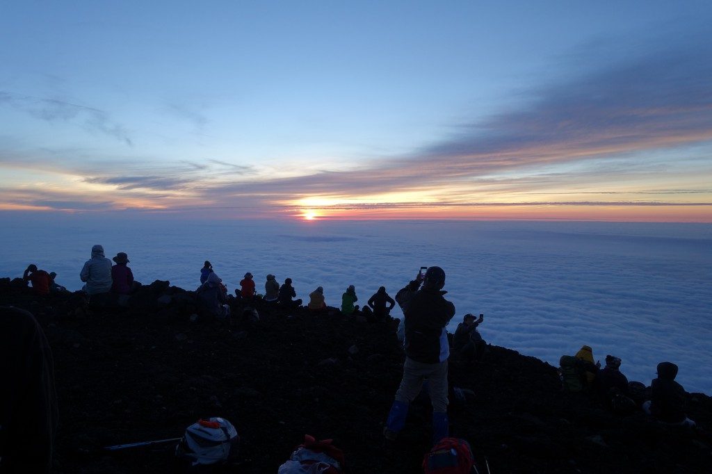 Am Ankunftspunkt des Gotemba Trail ist es zum Sonnenaufgang nicht überfüllt.