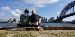 Blick auf die Oper von Sydney und die Harbour Bridge.