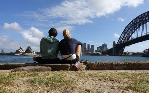 Blick auf die Oper von Sydney und die Harbour Bridge.