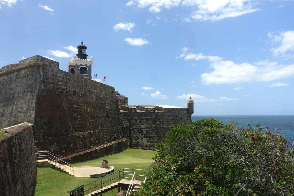 Das alte Castillo mit dem Atlantik im HIntergrund